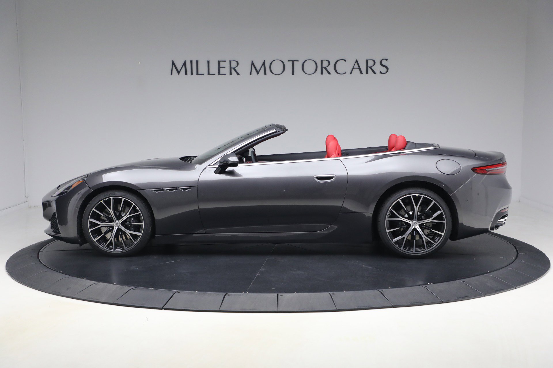 New 2026 Maserati GranCabrio Modena image 2