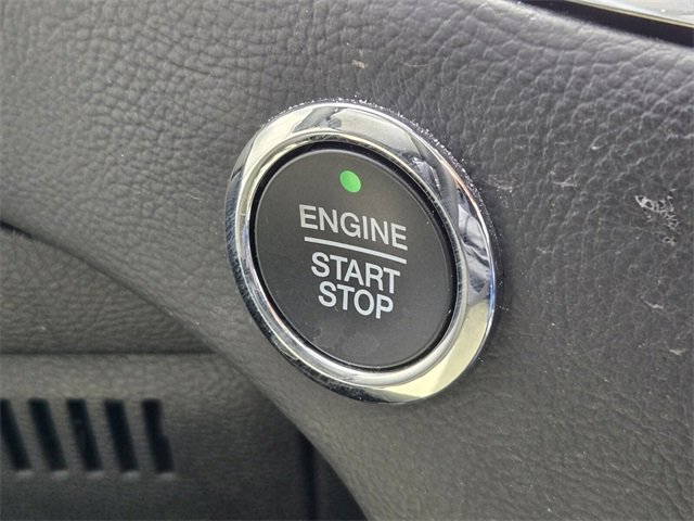 Used 2019 Ford Edge Titanium image 22