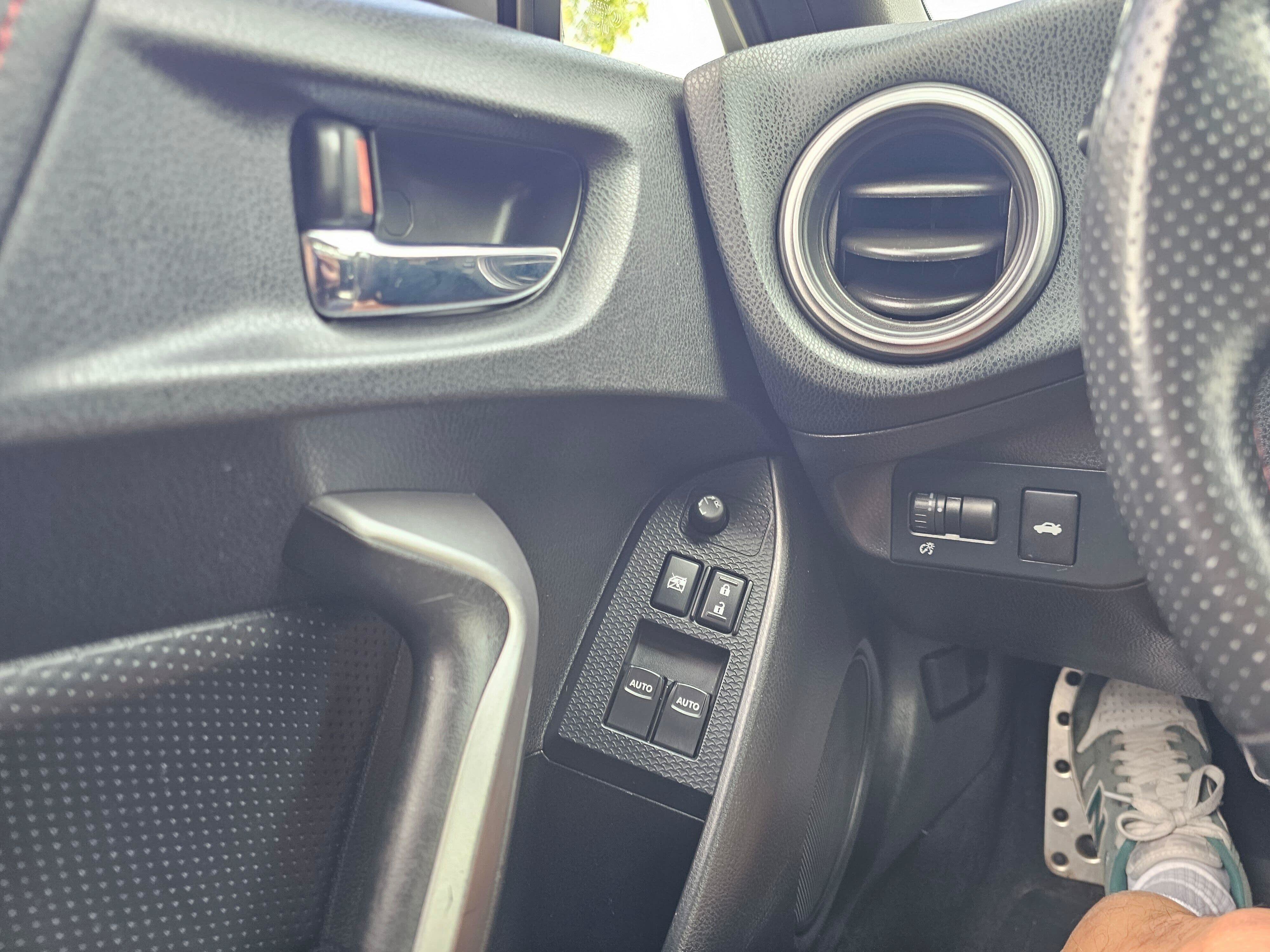 Used 2013 Scion FR-S RWD image 31