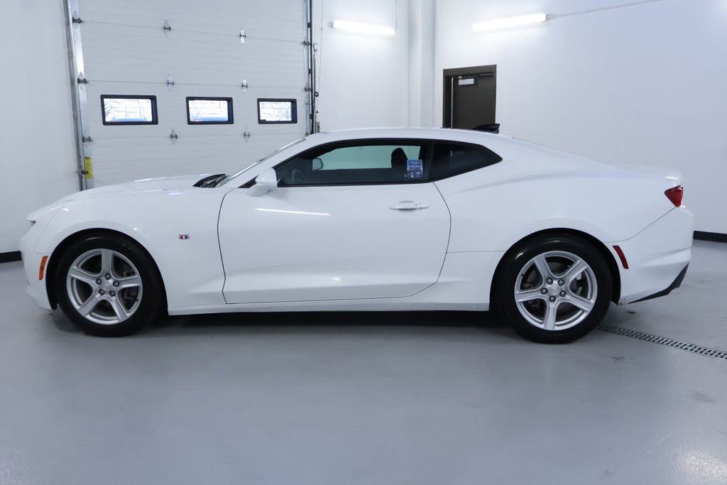 Used 2023 Chevrolet Camaro LT image 4