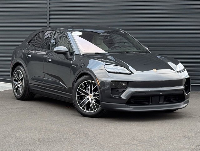 Certified 2025 Porsche Macan 4 Electric image 9