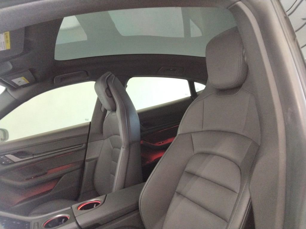 Used 2022 Porsche Taycan image 31