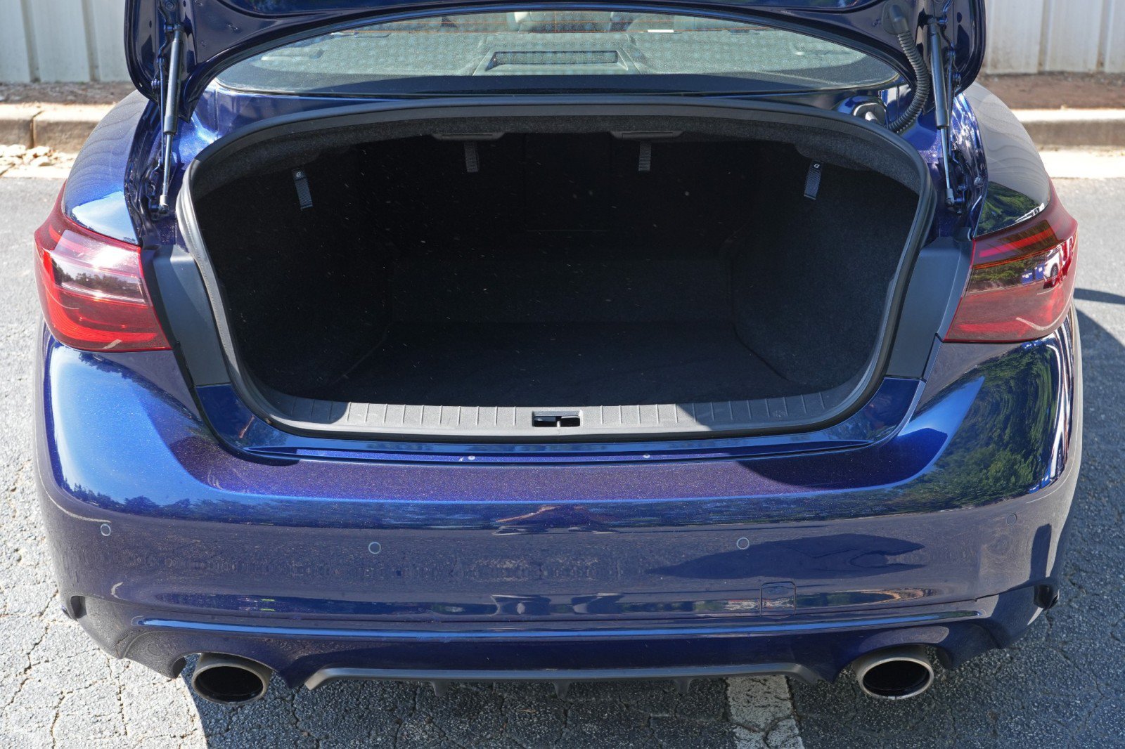 Used 2022 INFINITI Q50 Luxe w/ Cargo Package RWD image 9