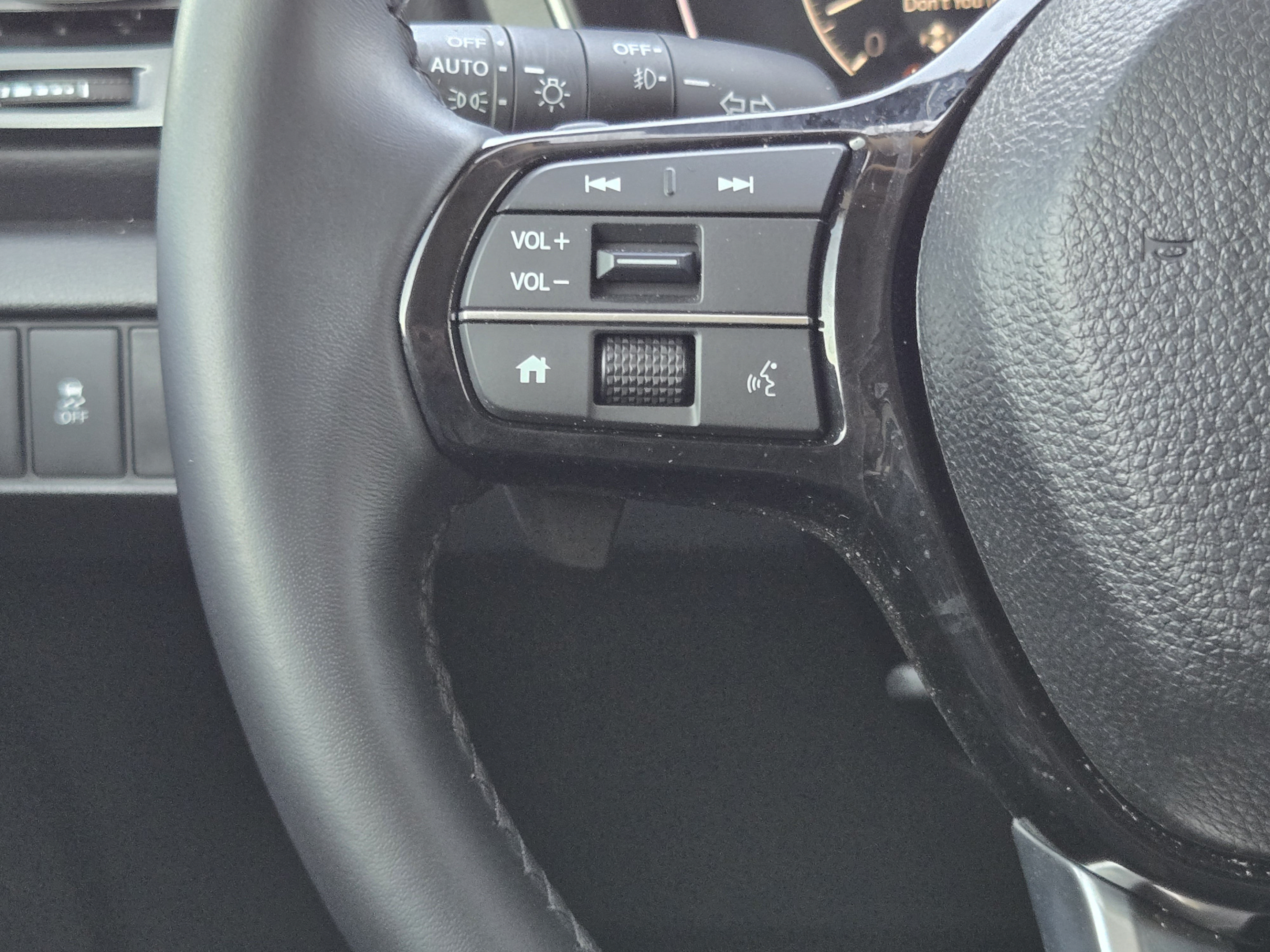 Certified 2025 Honda Pilot Touring image 25