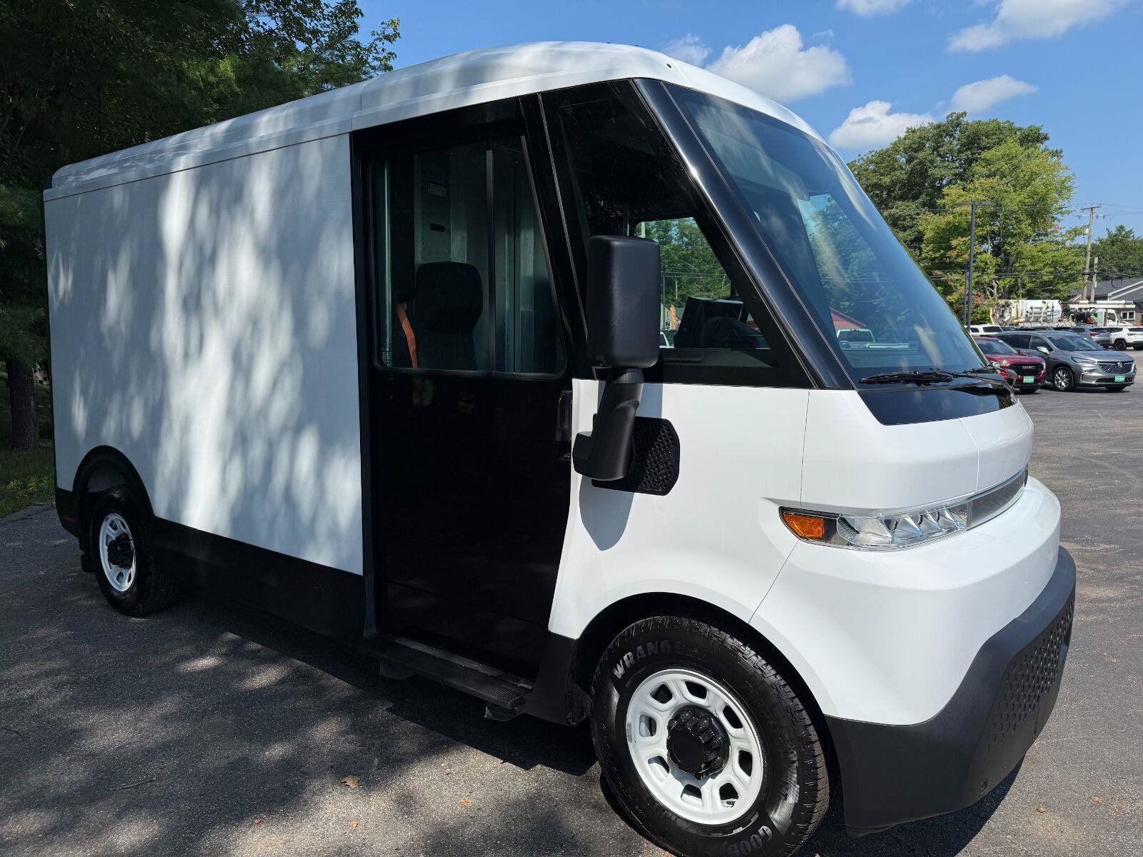 Used 2024 Chevrolet Brightdrop 400 w/ Commercial Equipment Package AWD/4WD image 3