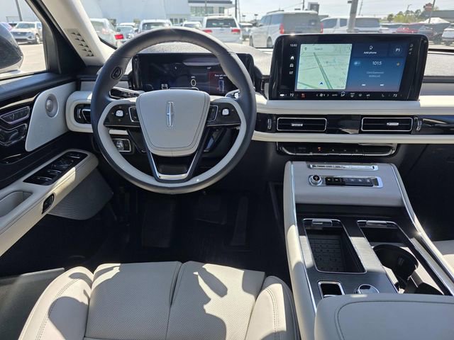 Certified 2025 Lincoln Aviator Reserve w/ Equipment Group 201A image 7