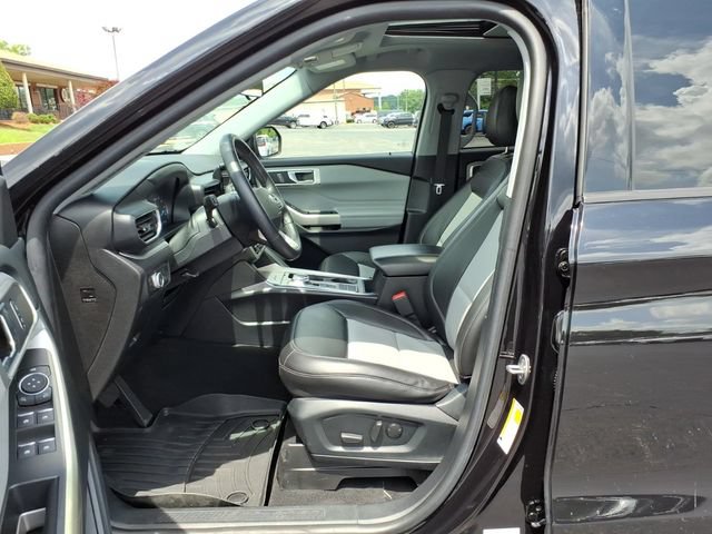 Used 2022 Ford Explorer XLT w/ Equipment Group 202A RWD image 10