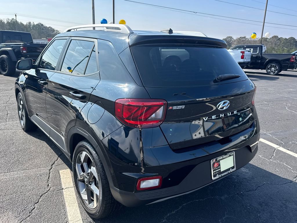 Used 2024 Hyundai Venue SEL image 8