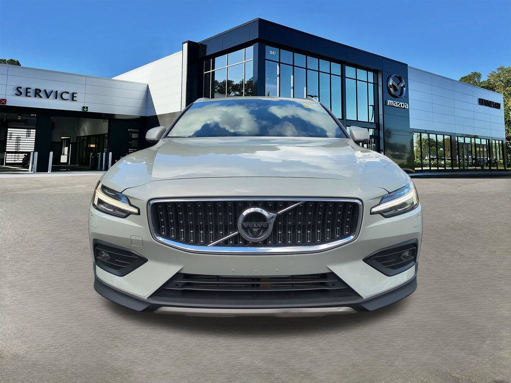 Used 2022 Volvo V60 T5 Cross Country w/ Lounge Package AWD/4WD image 8