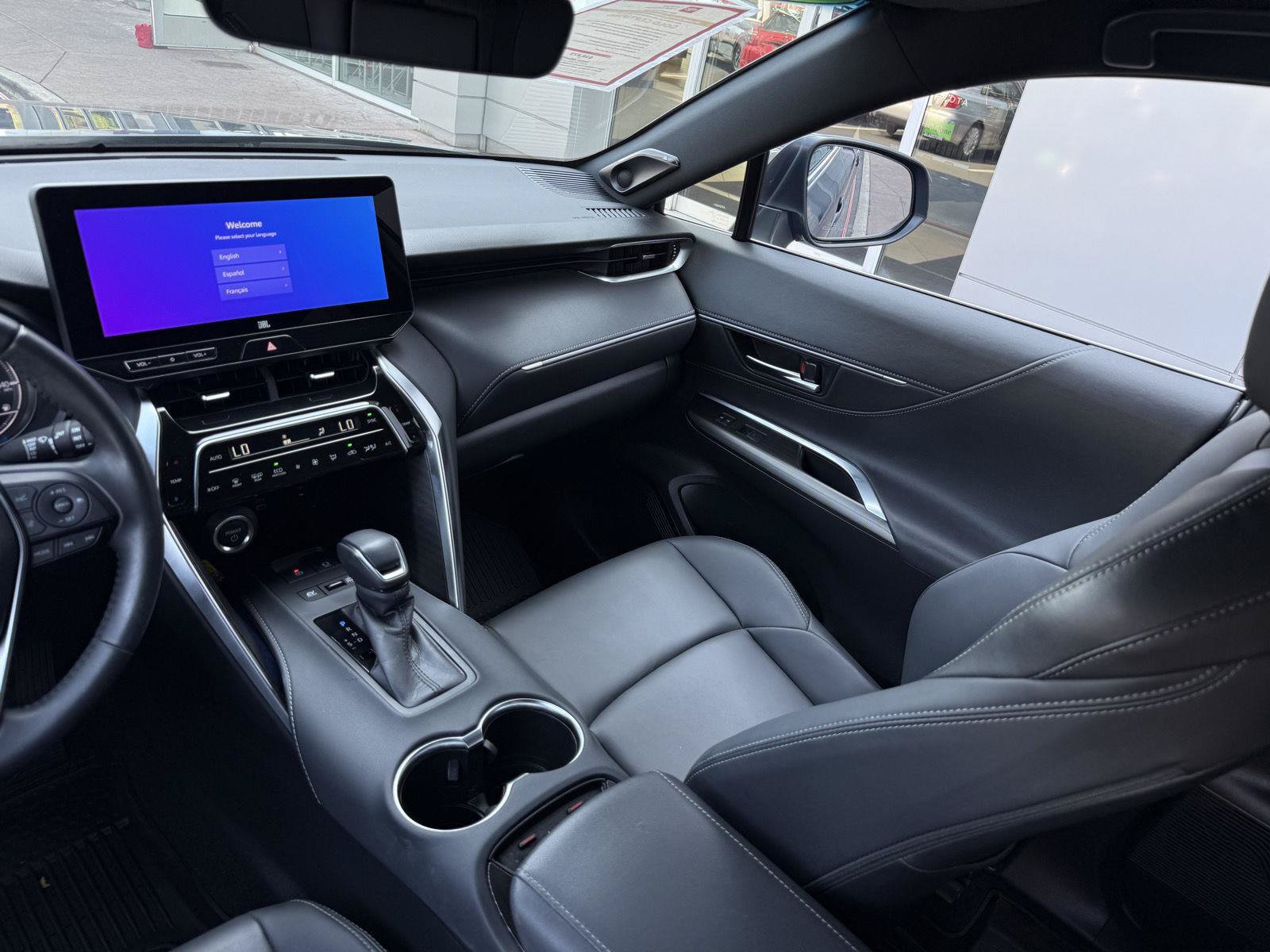 Certified 2024 Toyota Venza XLE AWD/4WD image 17