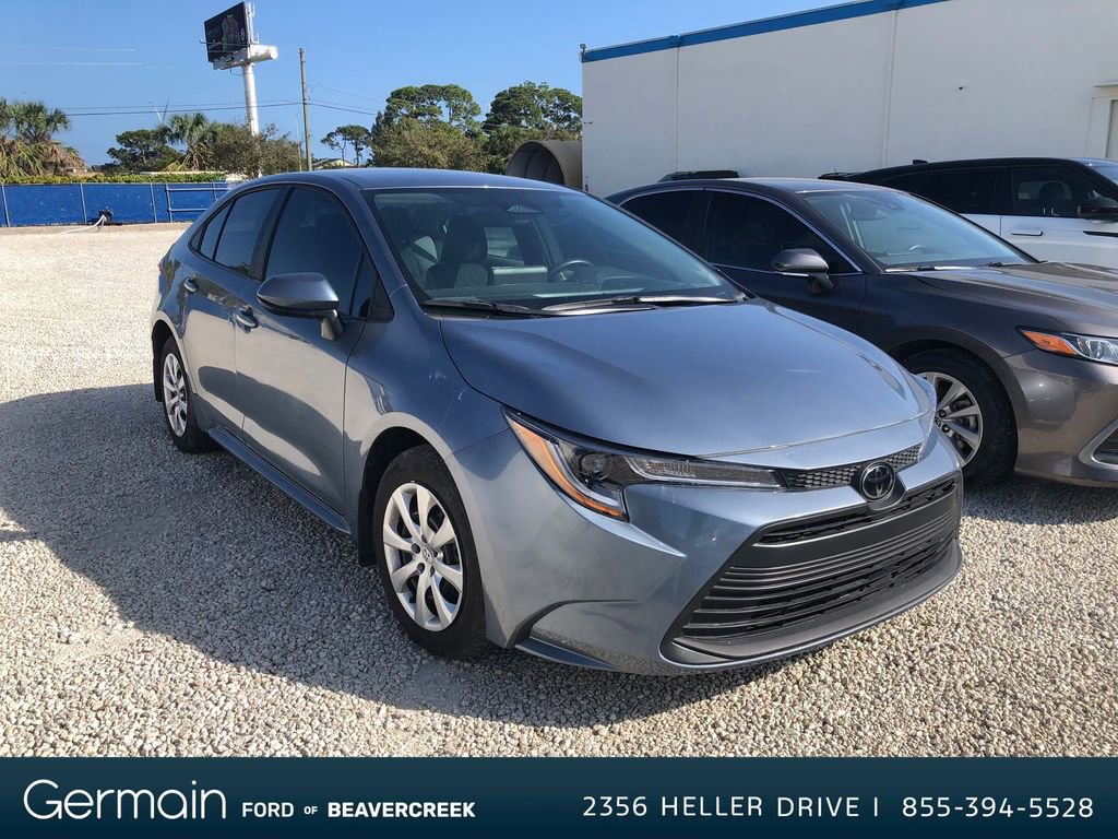 Used 2022 Toyota Corolla LE image 1