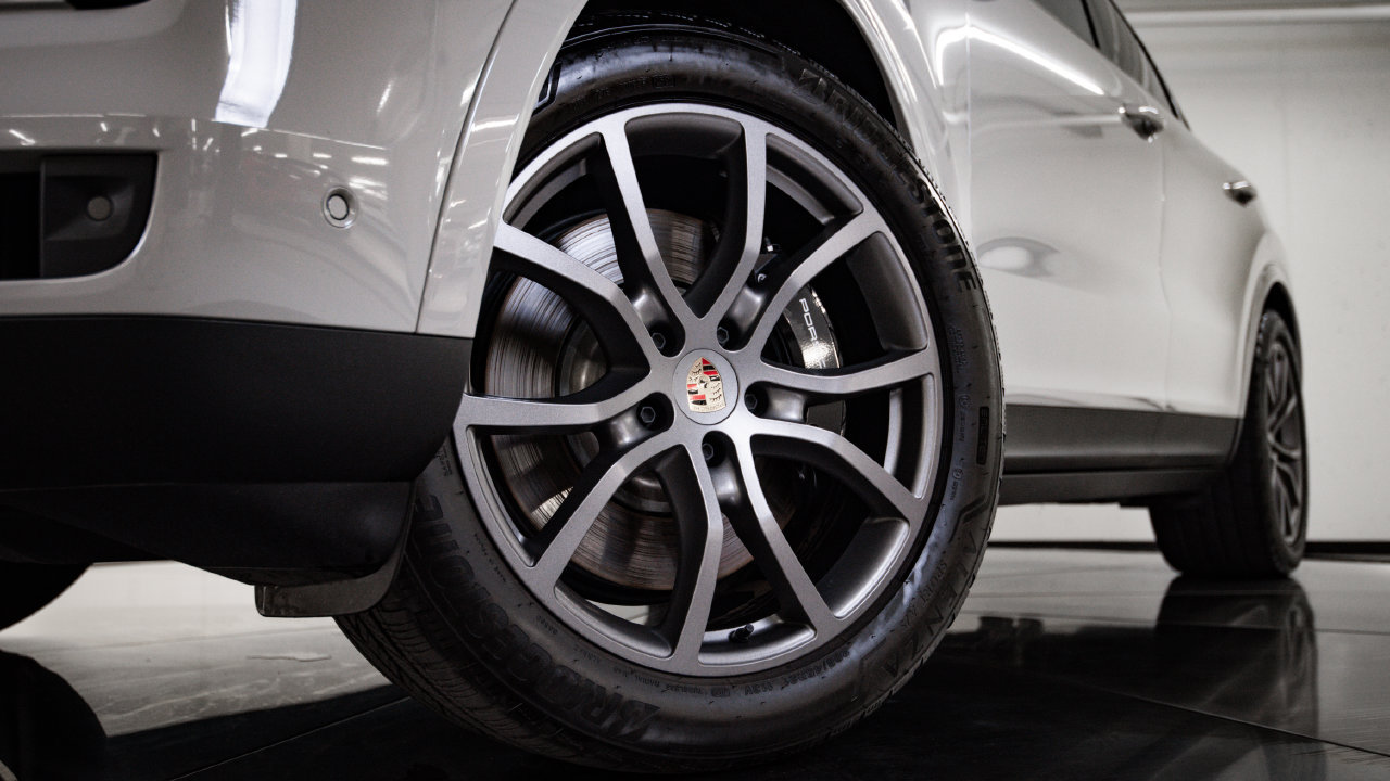 Certified 2024 Porsche Cayenne S AWD/4WD image 12