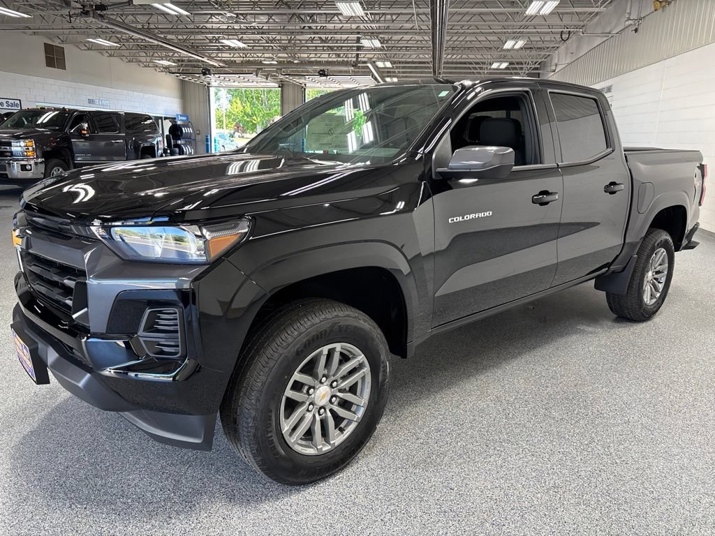 New 2026 Chevrolet Colorado LT w/ Advanced Trailering Package AWD/4WD image 3