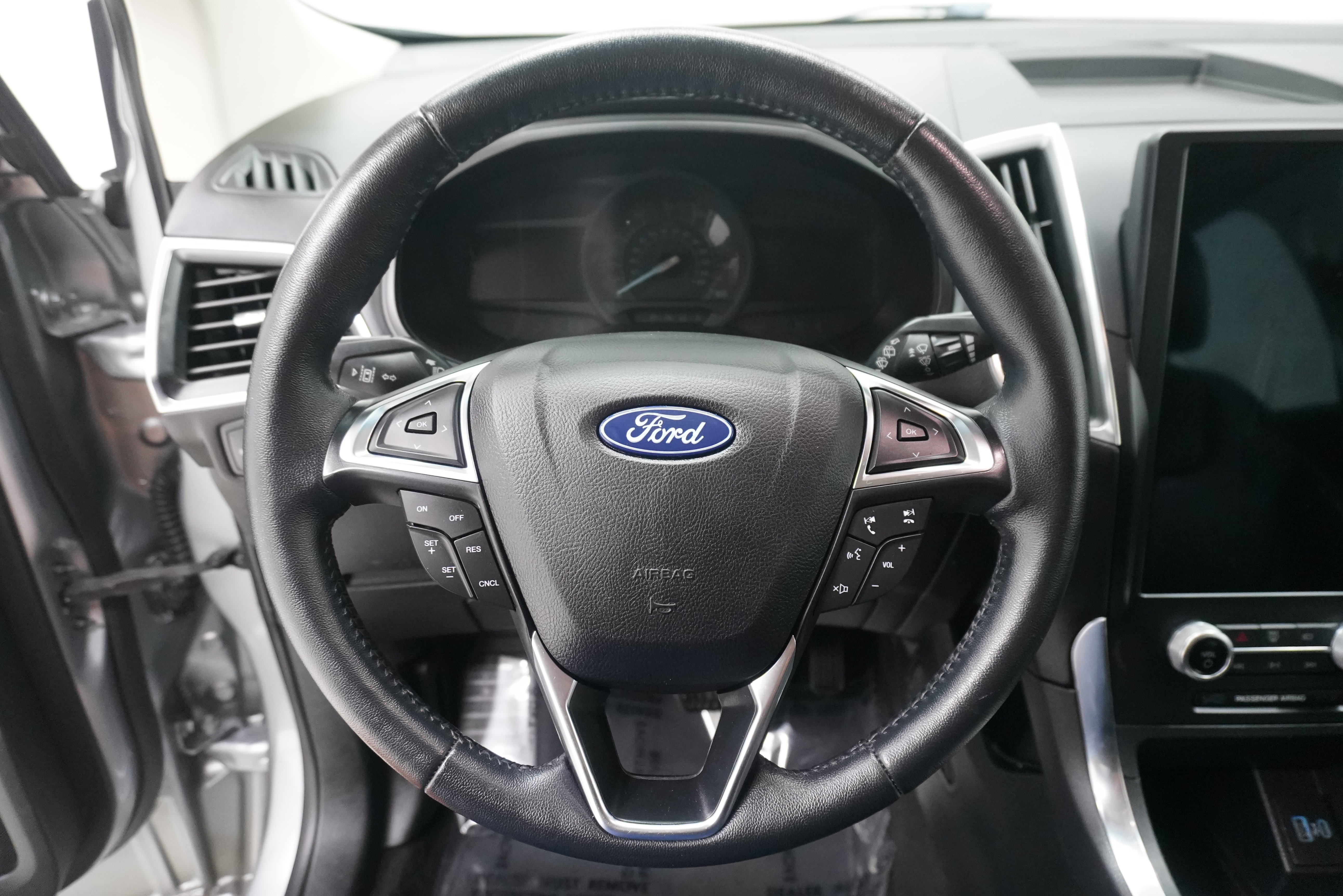 Used 2024 Ford Edge Titanium AWD/4WD image 18
