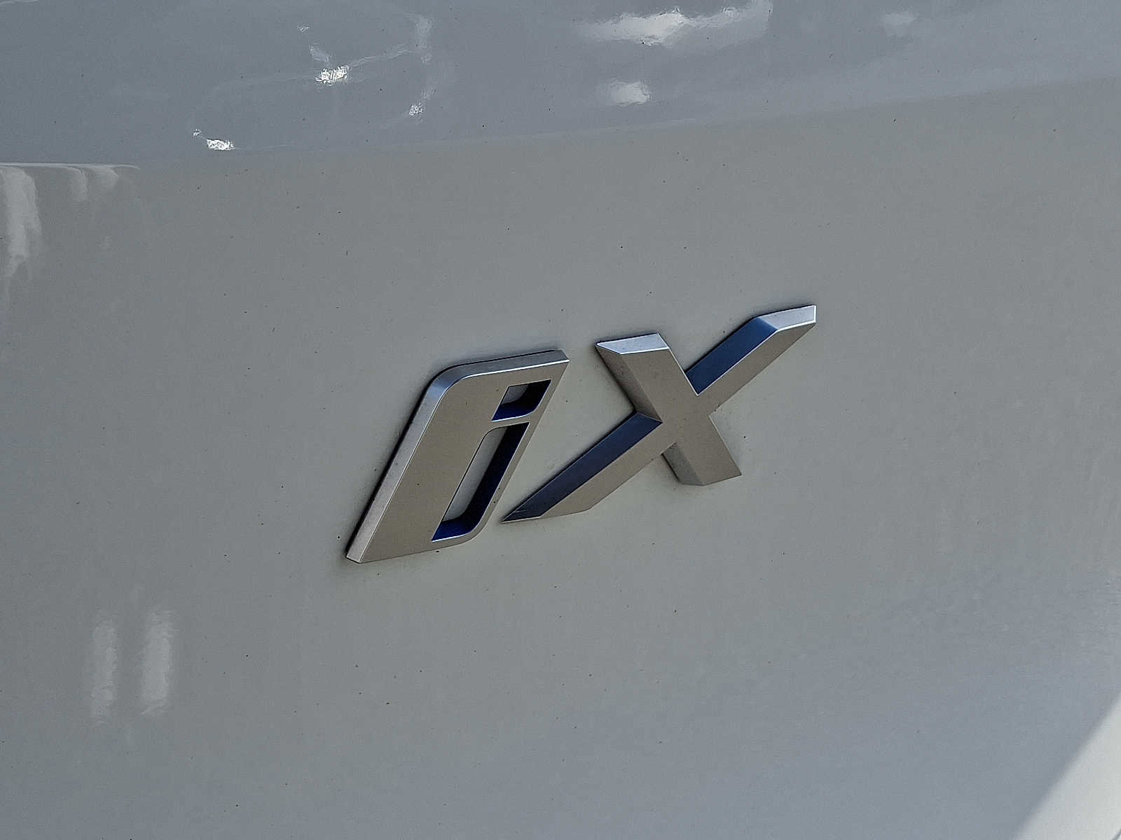 Used 2024 BMW iX xDrive50 w/ Sport Package image 31
