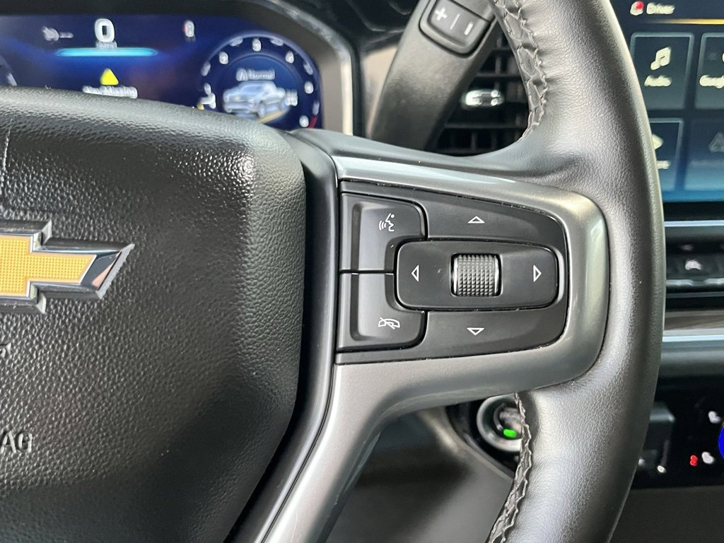 Used 2025 Chevrolet Silverado 1500 LT image 3