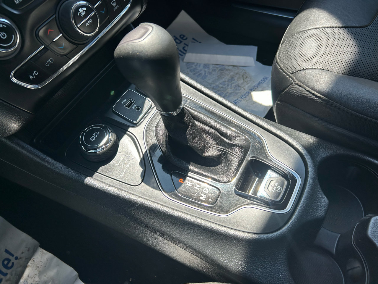 Used 2020 Jeep Cherokee Limited image 15