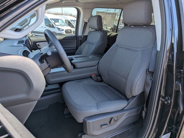 New 2026 Ford Expedition Active image 9