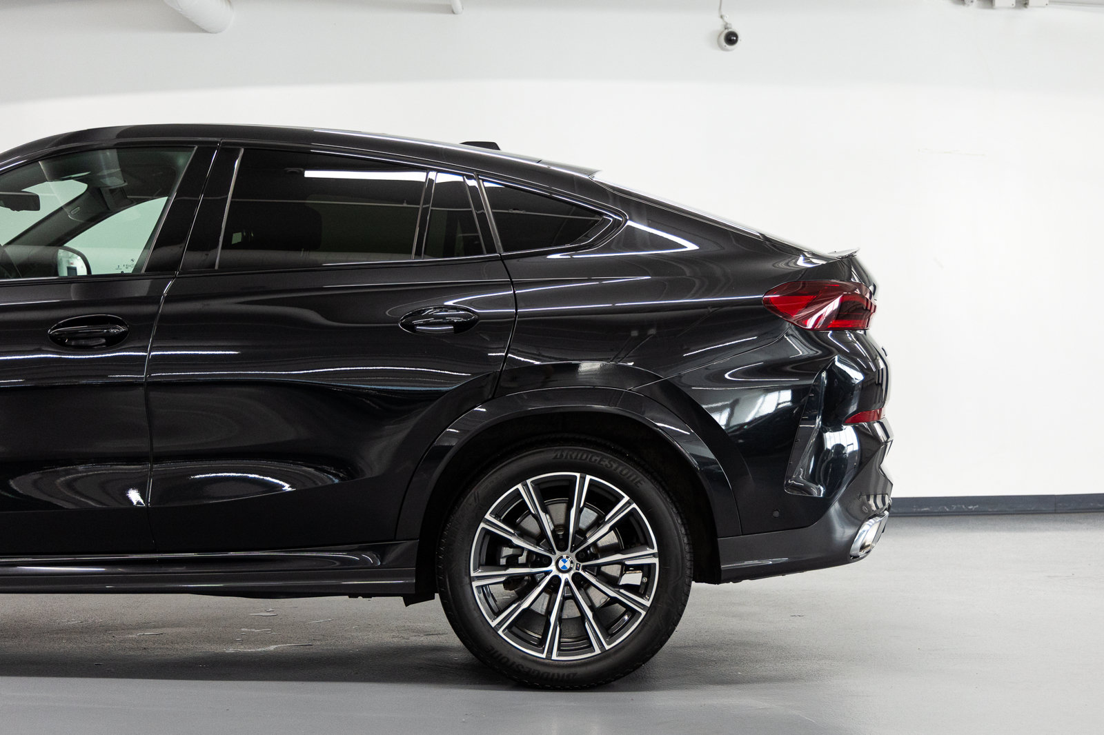 Used 2026 BMW X6 xDrive40i w/ Climate Comfort Package AWD/4WD image 15