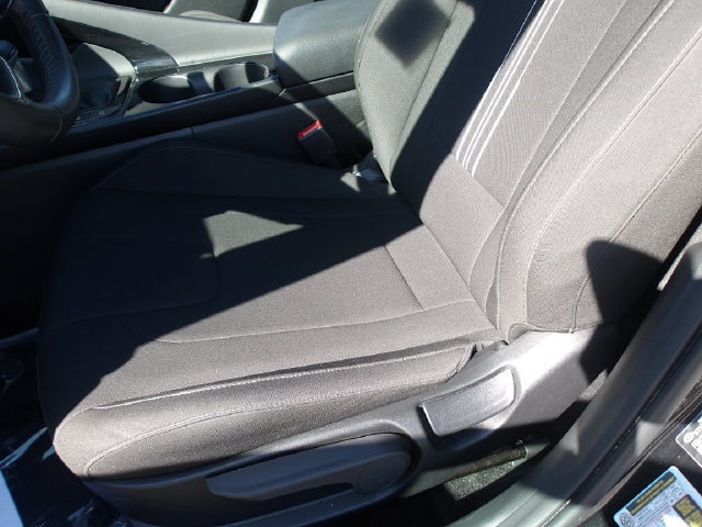 Certified 2025 Hyundai Elantra SEL FWD image 13