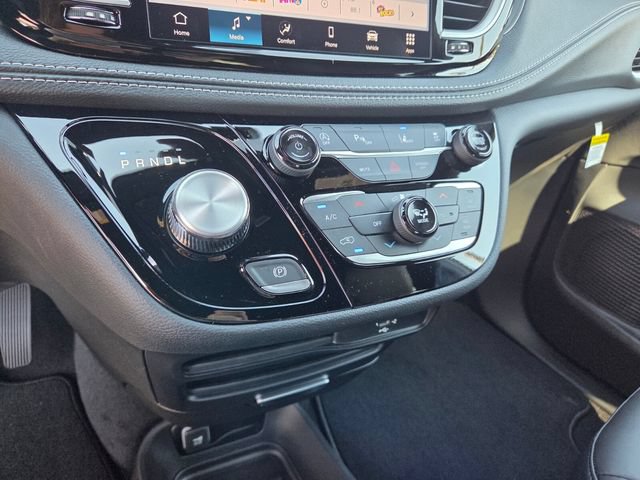 New 2026 Chrysler Pacifica Select FWD image 23