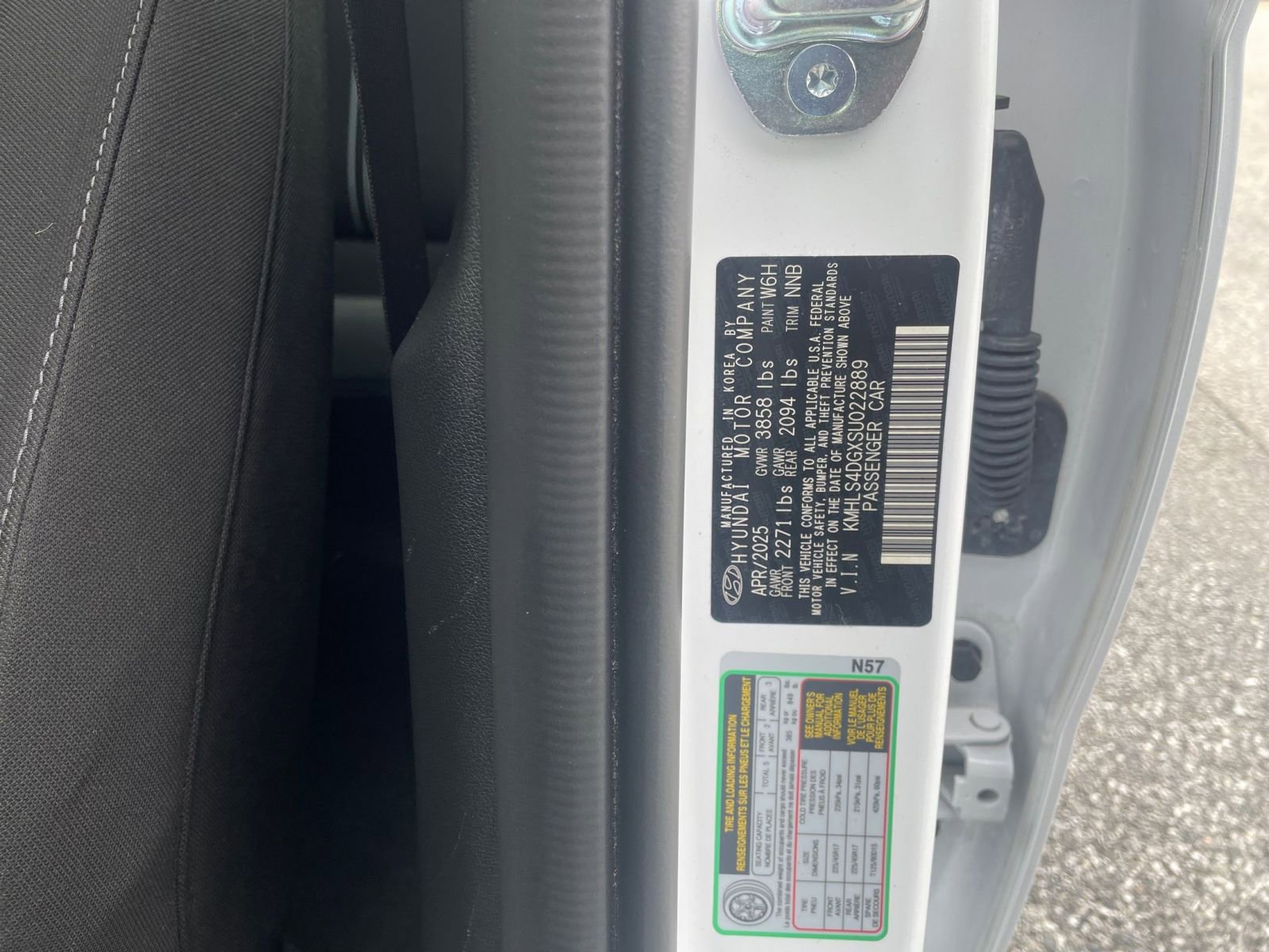 Used 2025 Hyundai Elantra SEL FWD image 28