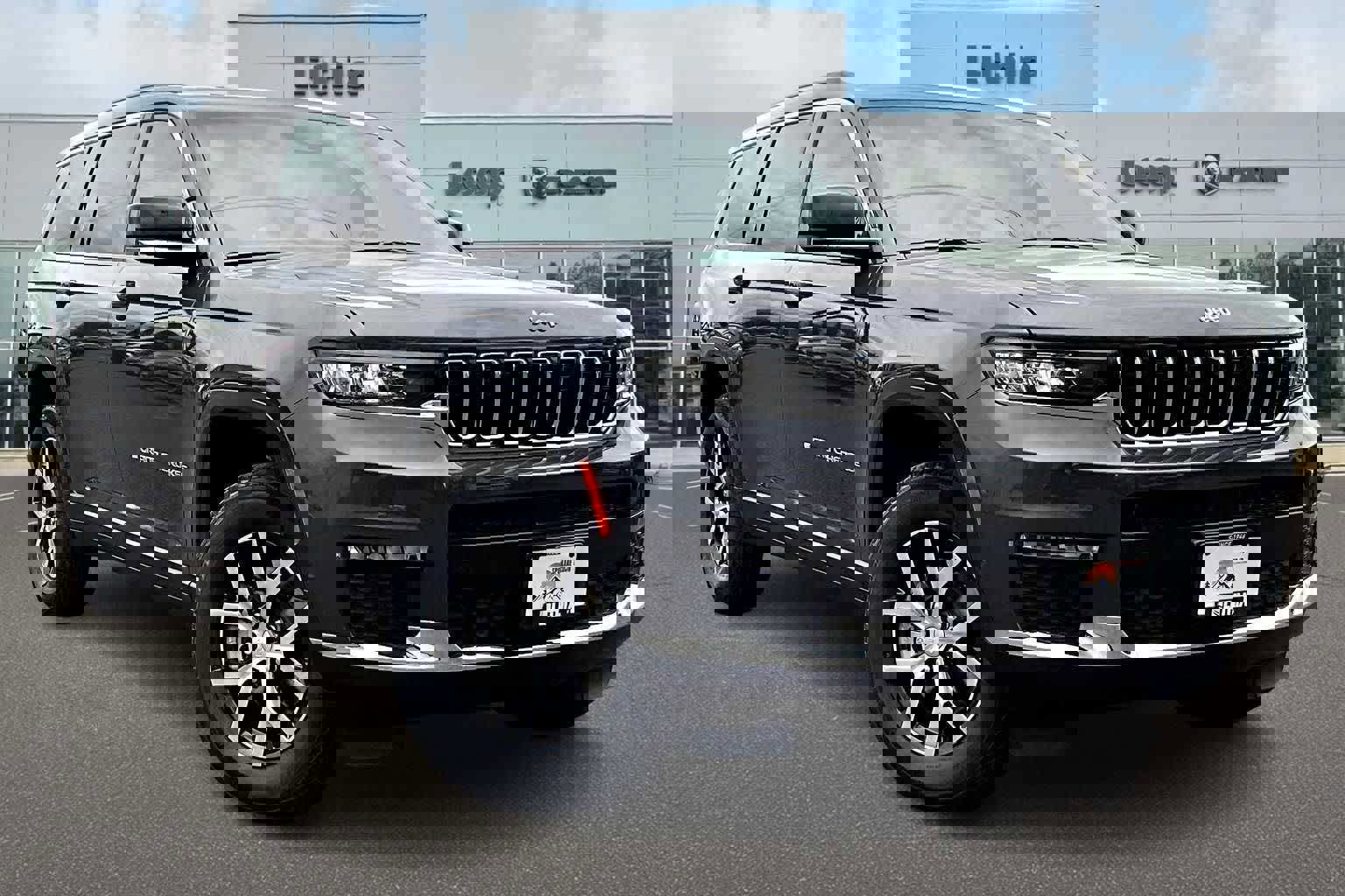 New 2025 Jeep Grand Cherokee L Limited w/ Luxury Tech Group II image 25