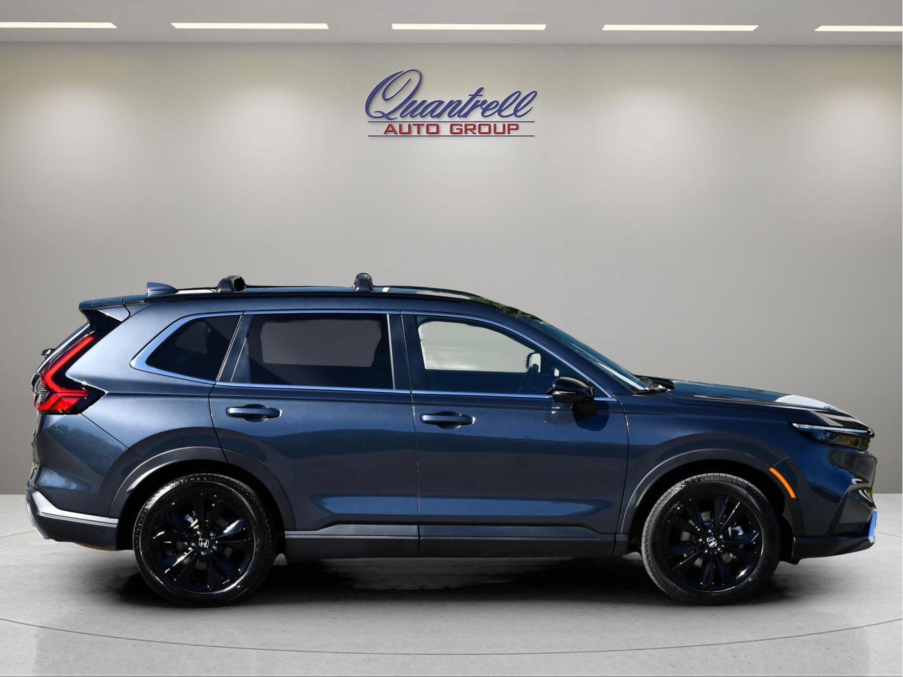 Used 2025 Honda CR-V Sport Touring image 3