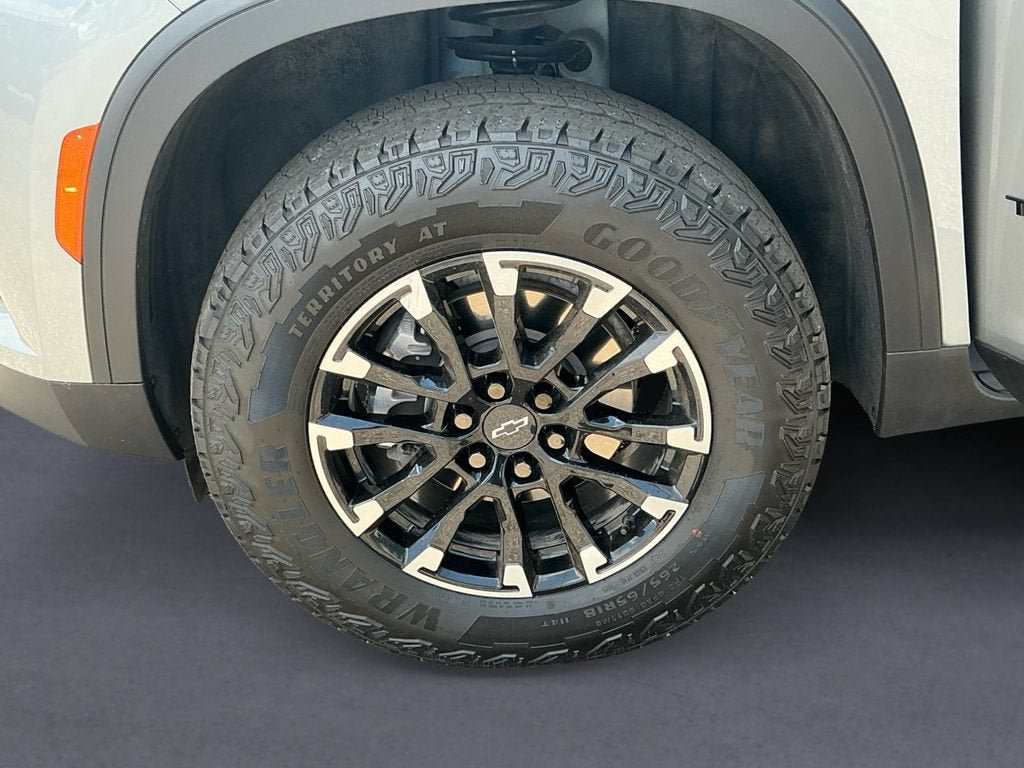 Used 2025 Chevrolet Traverse Z71 AWD/4WD image 9
