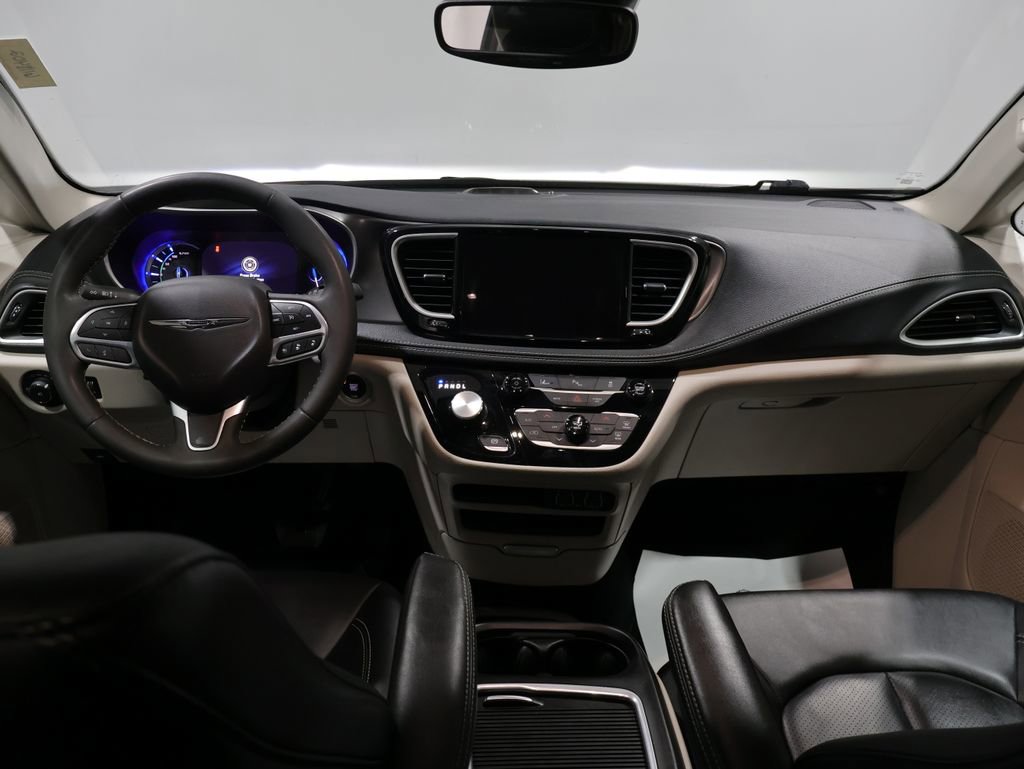 Certified 2024 Chrysler Pacifica Select image 18