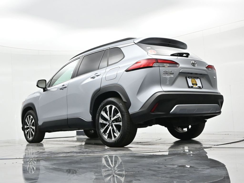 Used 2024 Toyota Corolla Cross XLE image 20