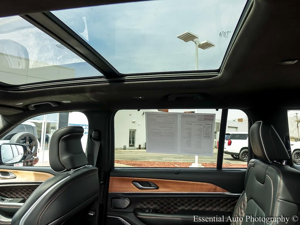 Used 2025 Jeep Grand Cherokee L Summit image 12
