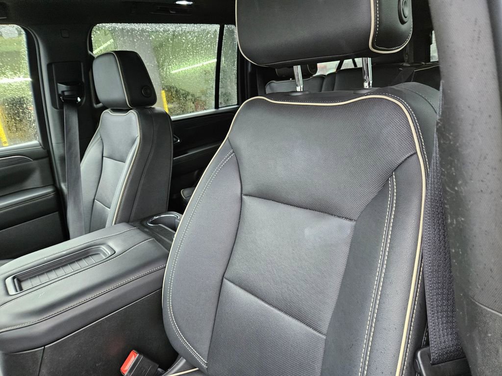 Used 2023 GMC Yukon XL SLT image 14