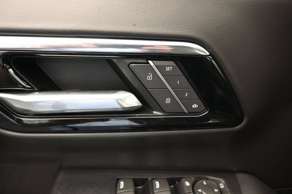 Used 2025 Chevrolet Tahoe RST w/ Comfort Package RWD image 16