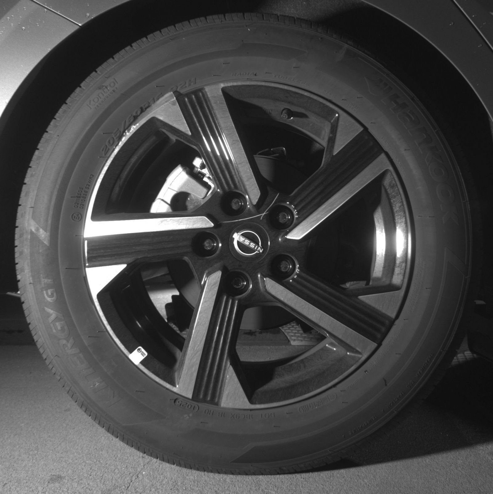 Used 2025 Nissan Sentra SV FWD image 18
