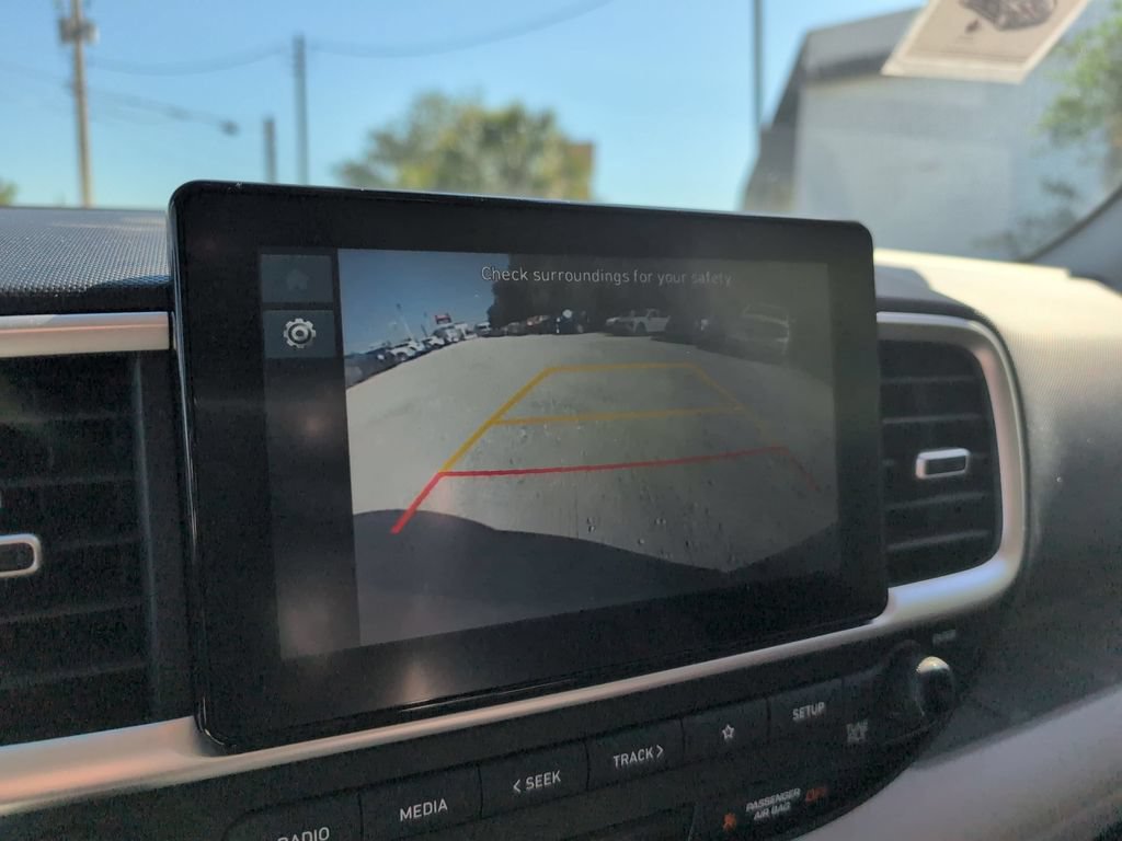 Used 2025 Hyundai Venue SEL FWD image 17