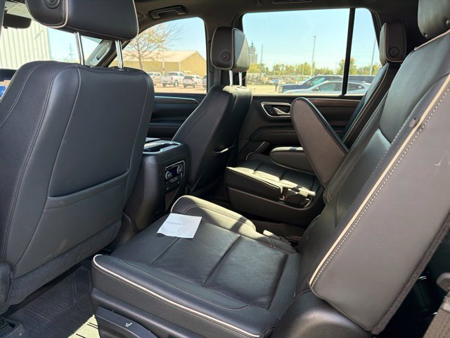 Used 2021 Chevrolet Tahoe Premier w/ Premium Package AWD/4WD image 27