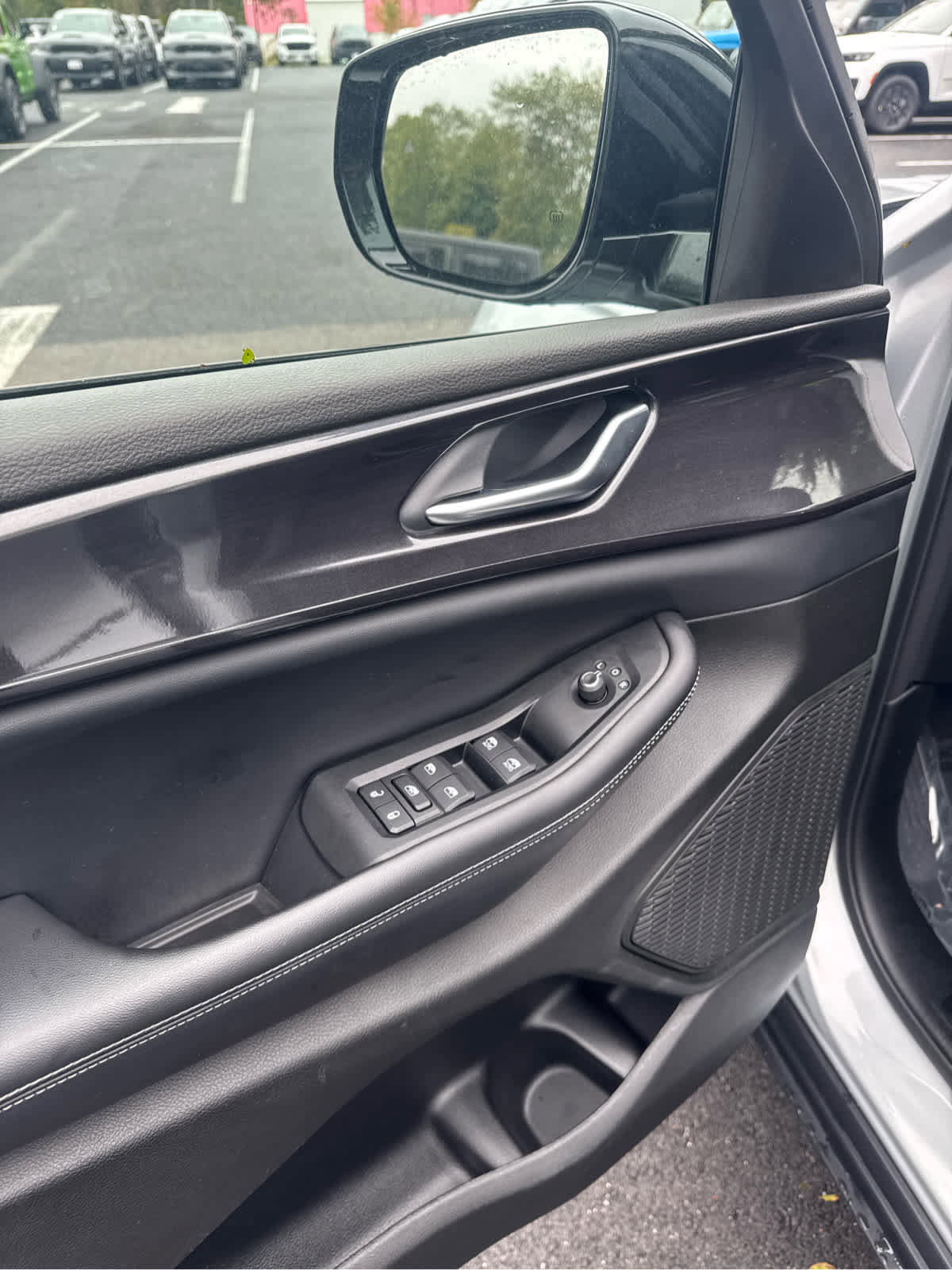 Certified 2023 Jeep Grand Cherokee Altitude image 16