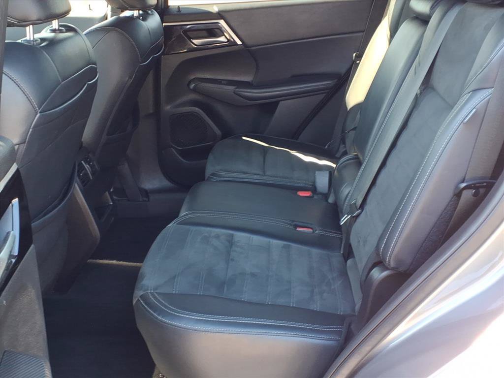 Used 2024 Mitsubishi Outlander SE FWD image 21