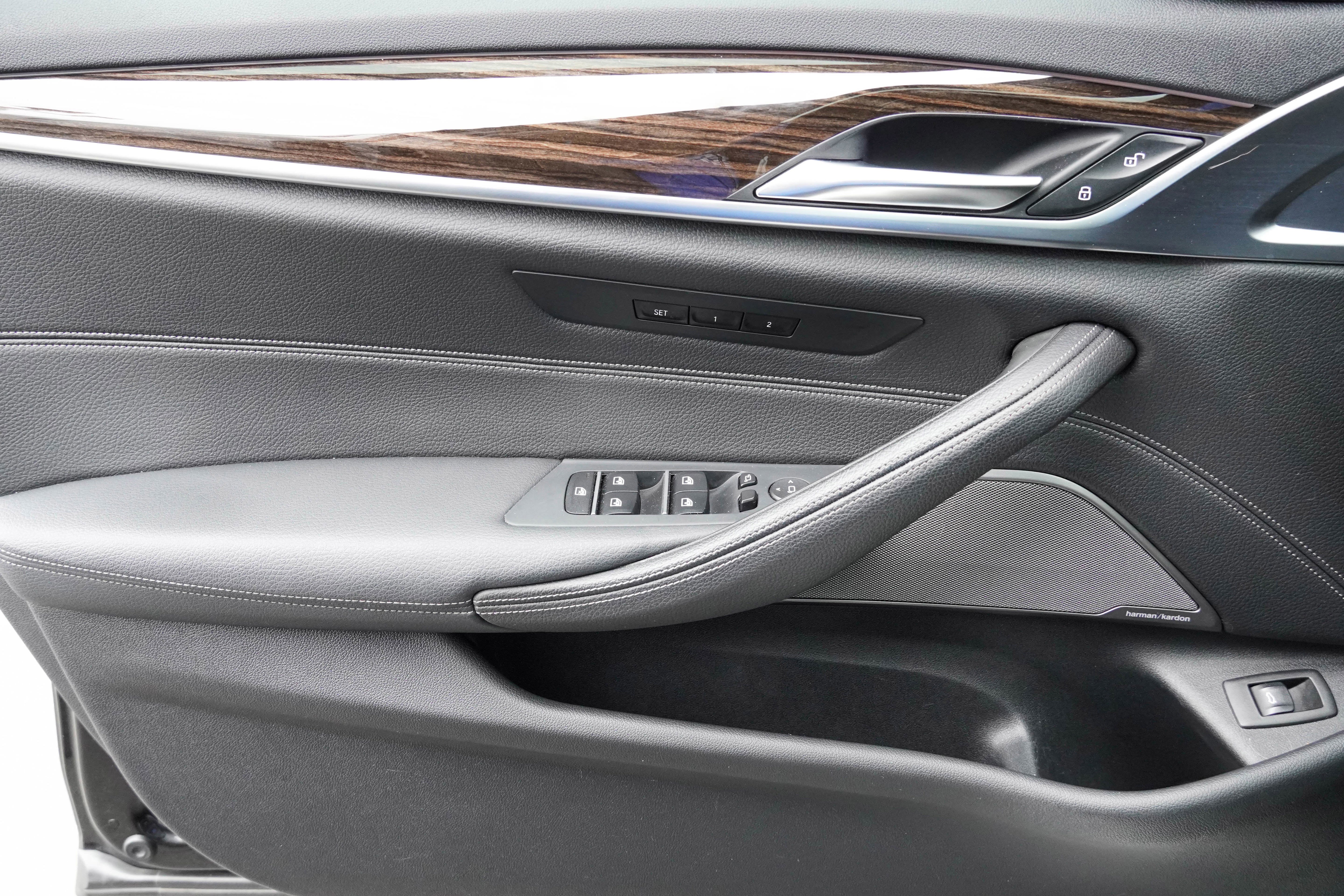 Used 2021 BMW 540i w/ M Sport Package image 32