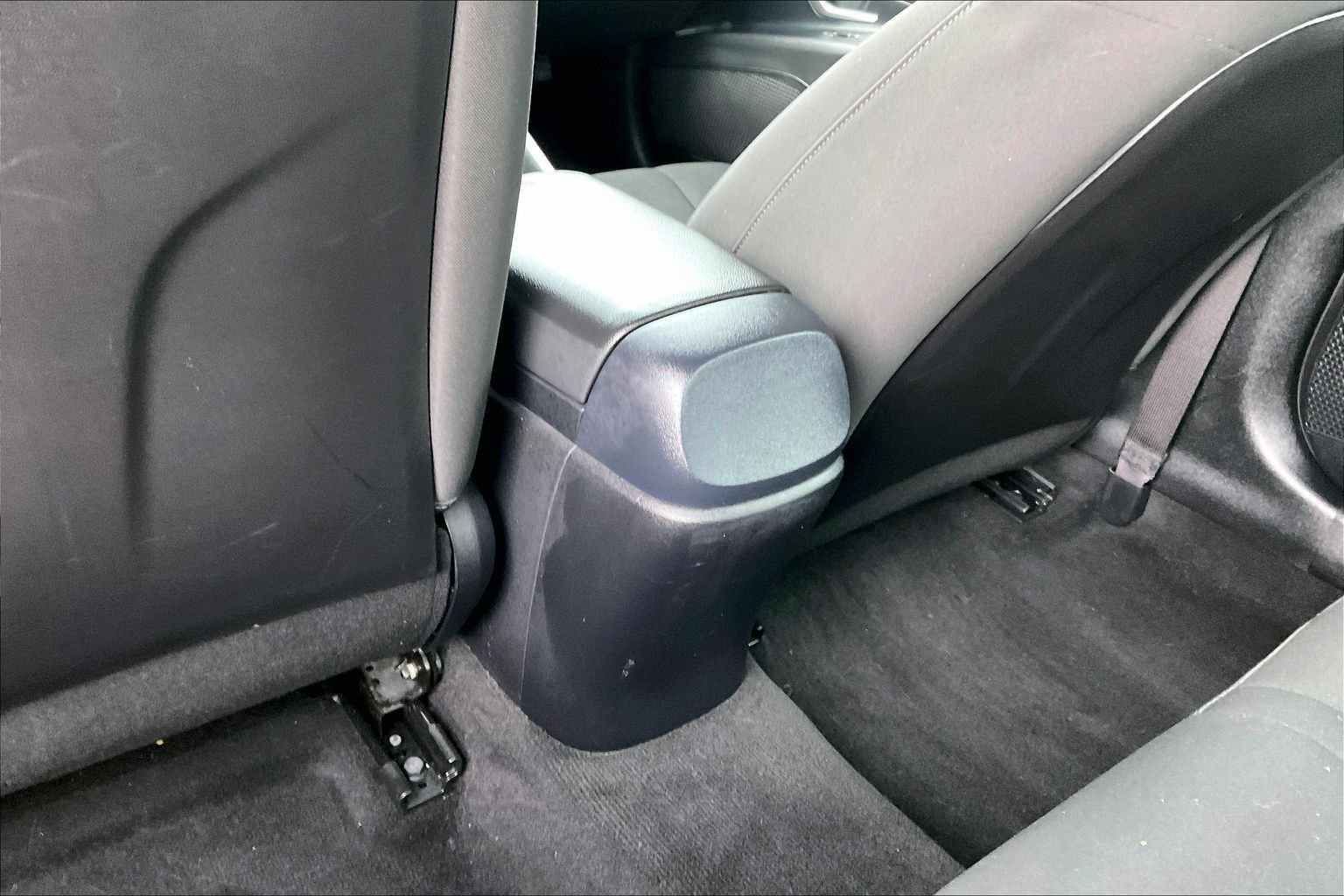 Used 2022 Hyundai Elantra SEL w/ Preferred Accessory Package FWD image 10