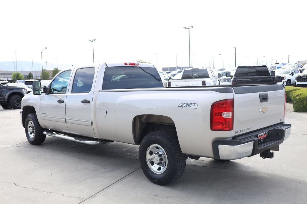 Used 2009 Chevrolet Silverado 3500 LT w/ Exterior Plus Package AWD/4WD image 4