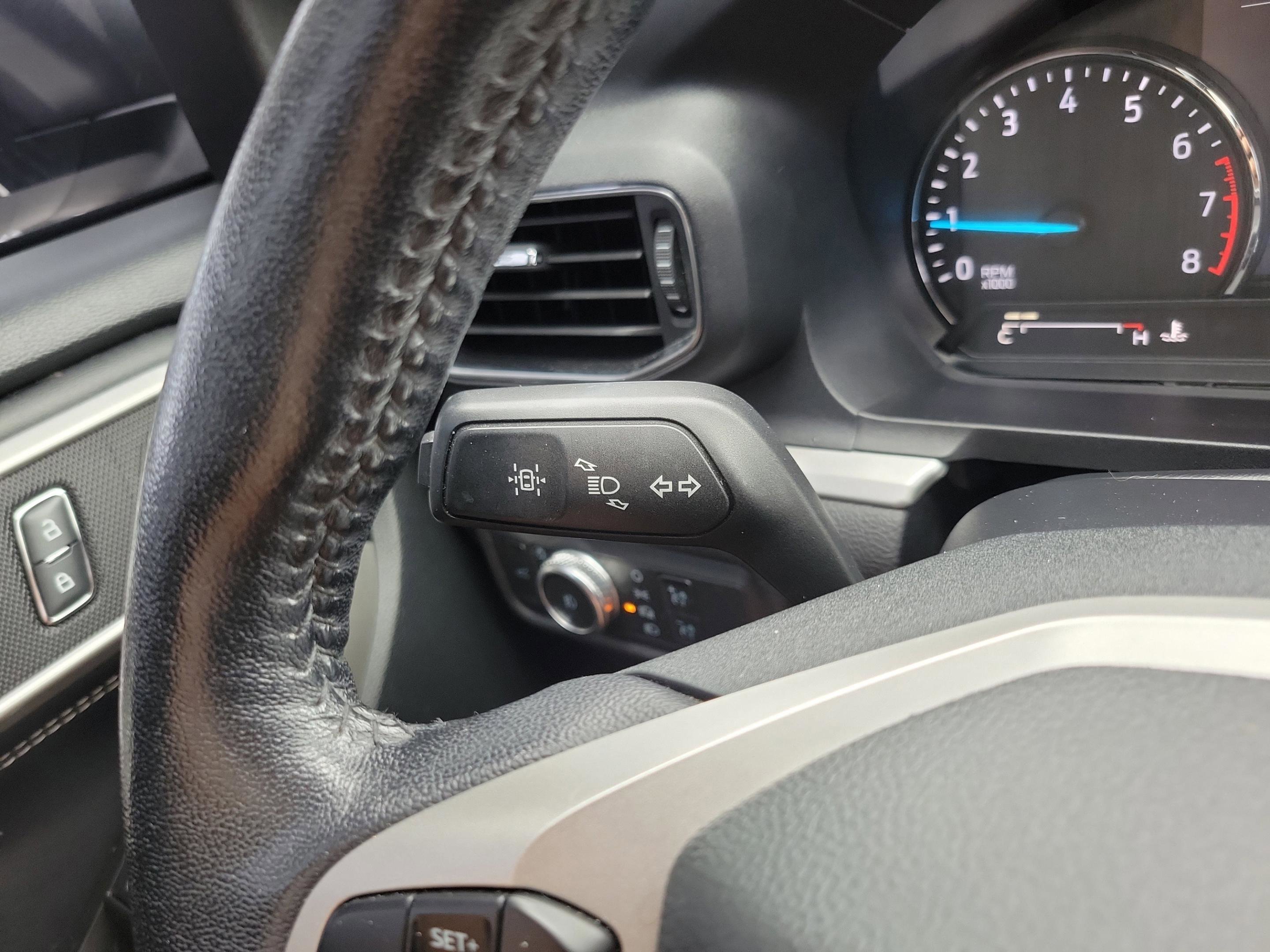 Used 2021 Ford Explorer XLT w/ Equipment Group 202A AWD/4WD image 24