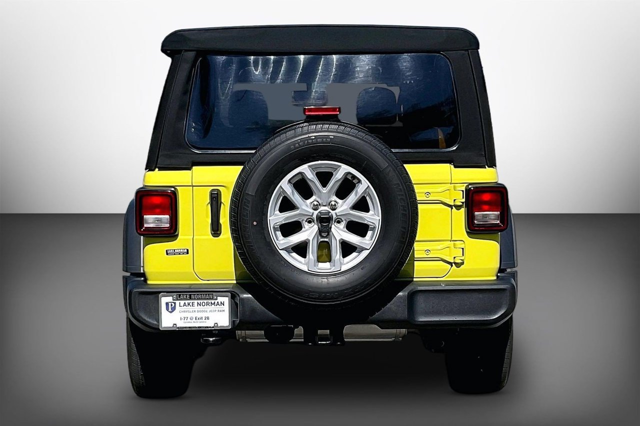 Used 2023 Jeep Wrangler Unlimited Sport AWD/4WD image 7