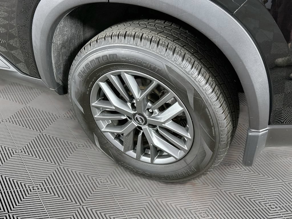 Used 2023 Nissan Rogue S AWD/4WD image 37