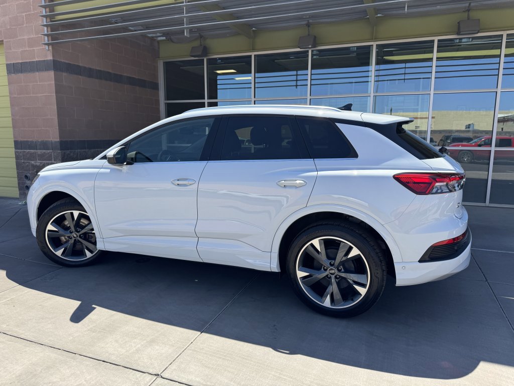 Used 2022 Audi Q4 e-tron Premium Plus w/ Premium Plus image 5
