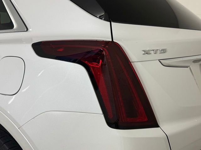 Certified 2024 Cadillac XT5 Premium Luxury w/ Technology Package FWD image 13