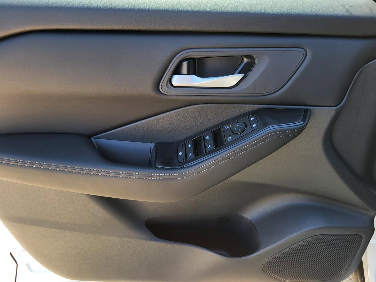 New 2026 Nissan Rogue SV image 17