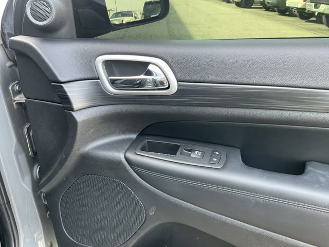 Used 2022 Jeep Grand Cherokee Laredo X image 18