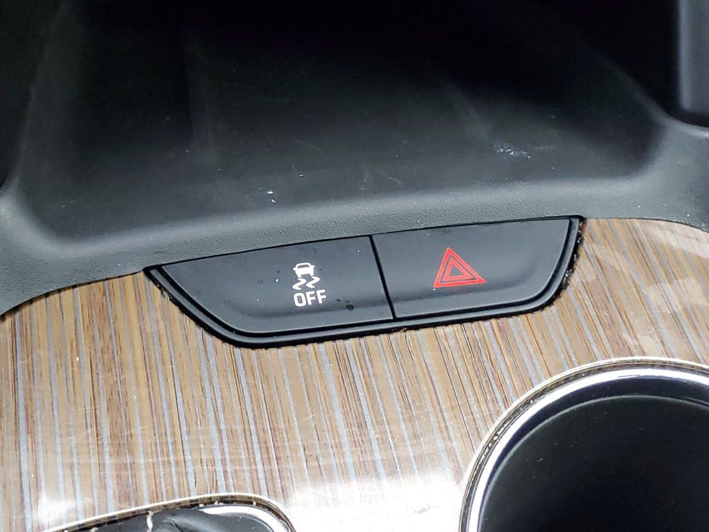 Used 2019 GMC Acadia SLE image 18